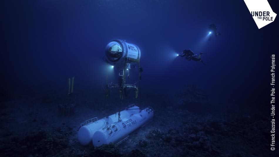 Capsule Under the Pole avec plongeurs